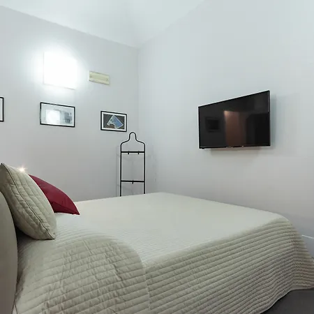 Stylish In Centre Apartament
